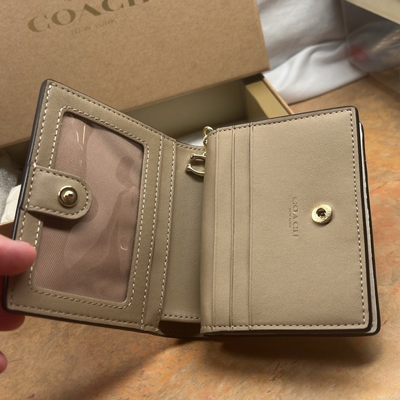 COACH Wallet & Key Ring Picture Frame Charm In Signature Leather NIB - Picture 8 of 12